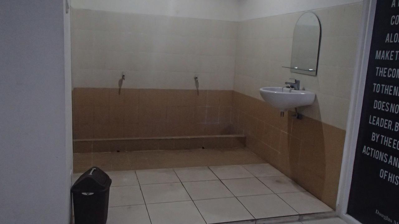 Kavie Hostel Malang Ngoại thất bức ảnh